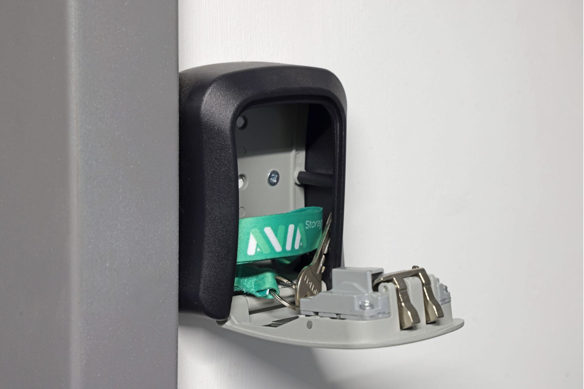 מארחים את החפצים שלכם